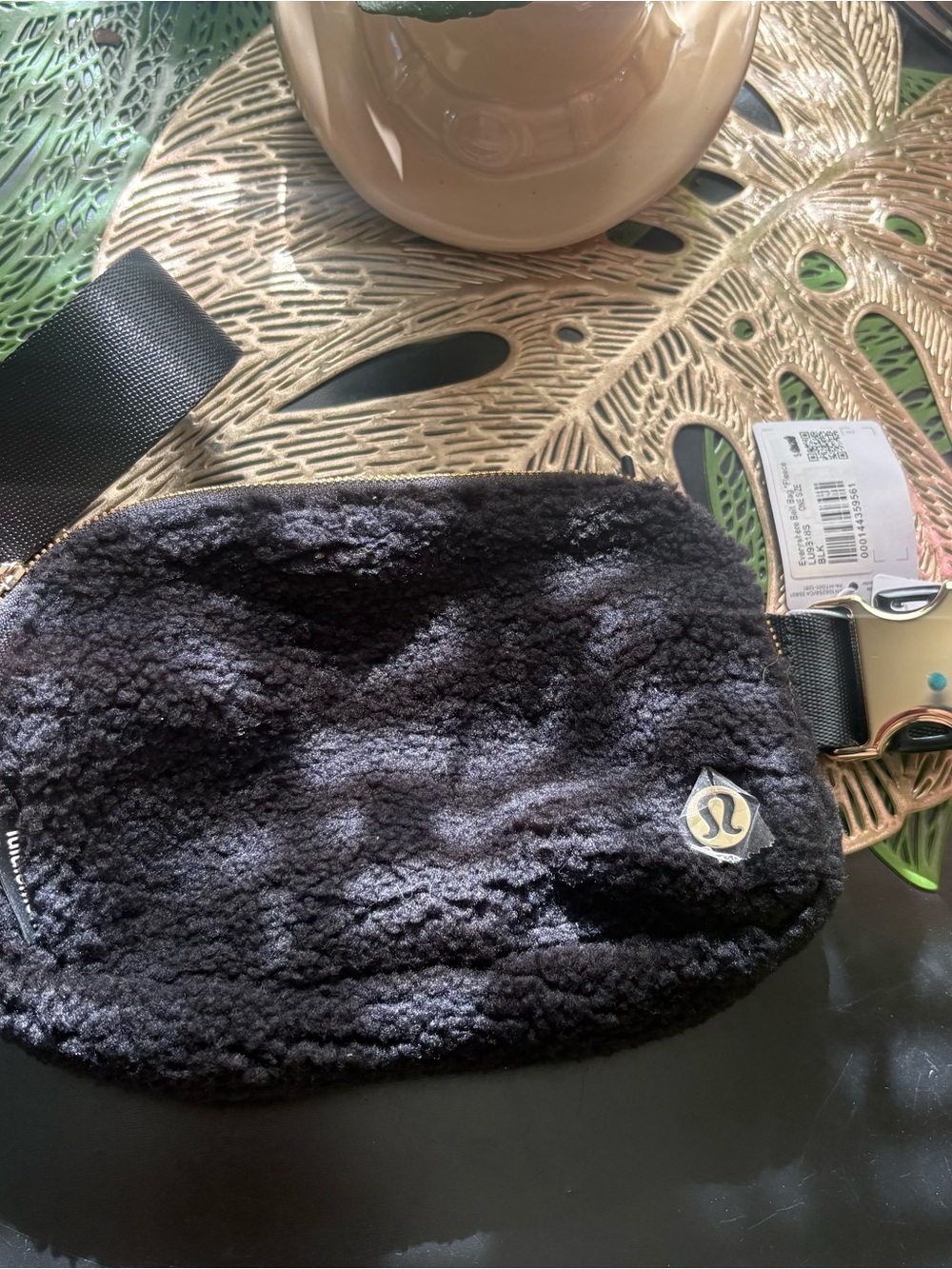 lululemon athletica Black Sherpa Waist belt bag
